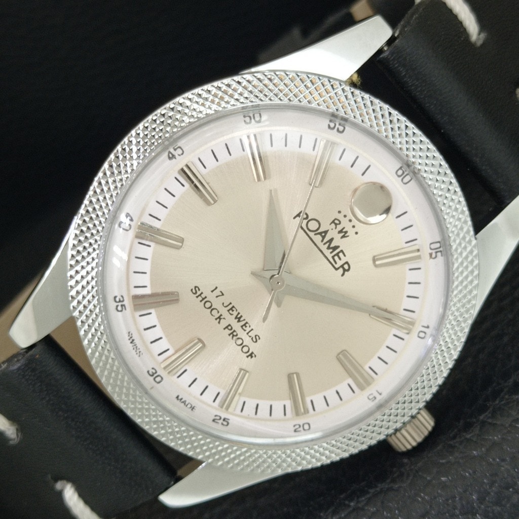 Vintage 1982 Roamer Manual Mens Silver Watch W/Leather Strap & Silver Accents